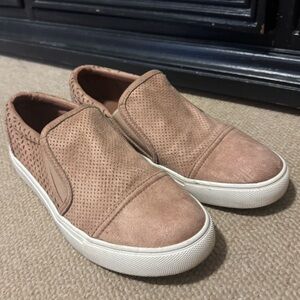 Steve Madden Slip-On Tan Shoes